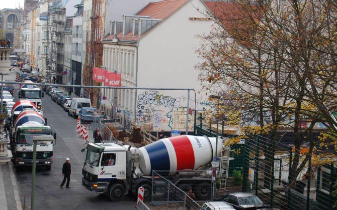 Auguststra�e 68: Baustellenverkehr
