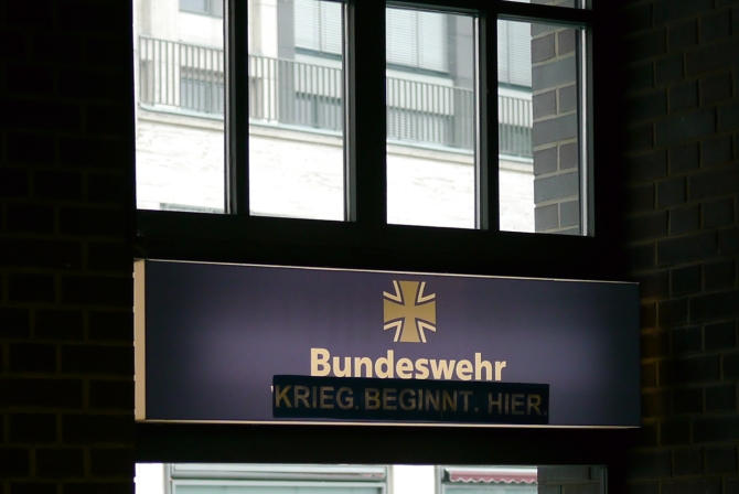 Krieg. Beginnt. Hier.